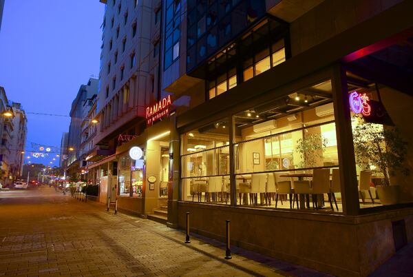 Ramada by Wyndham Istanbul Taksim – صورة 1