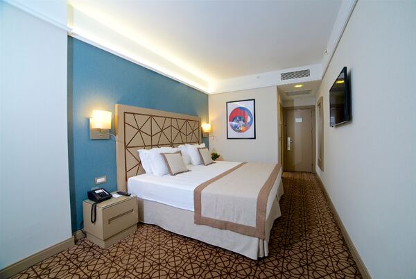 Ramada by Wyndham Istanbul Taksim – صورة 12
