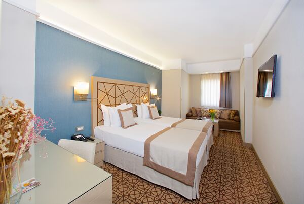 Ramada by Wyndham Istanbul Taksim – صورة 13
