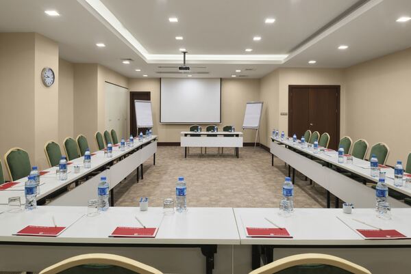 Ramada by Wyndham Istanbul Taksim – صورة 6